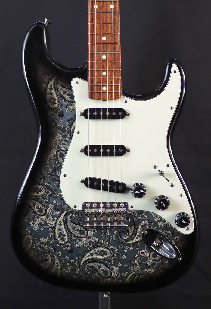 Fender Japan Stratocaster？ Fender Made in Japan Limited Stratocaster XII Lake Placid Blue