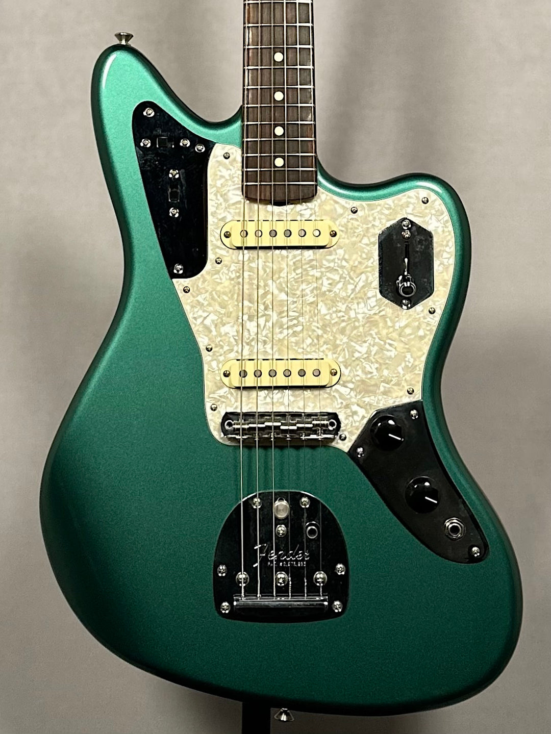 ギター Fender Jaguar Green Jaguar – Green Sparkle – Davidson's Well Strung Guitars – We