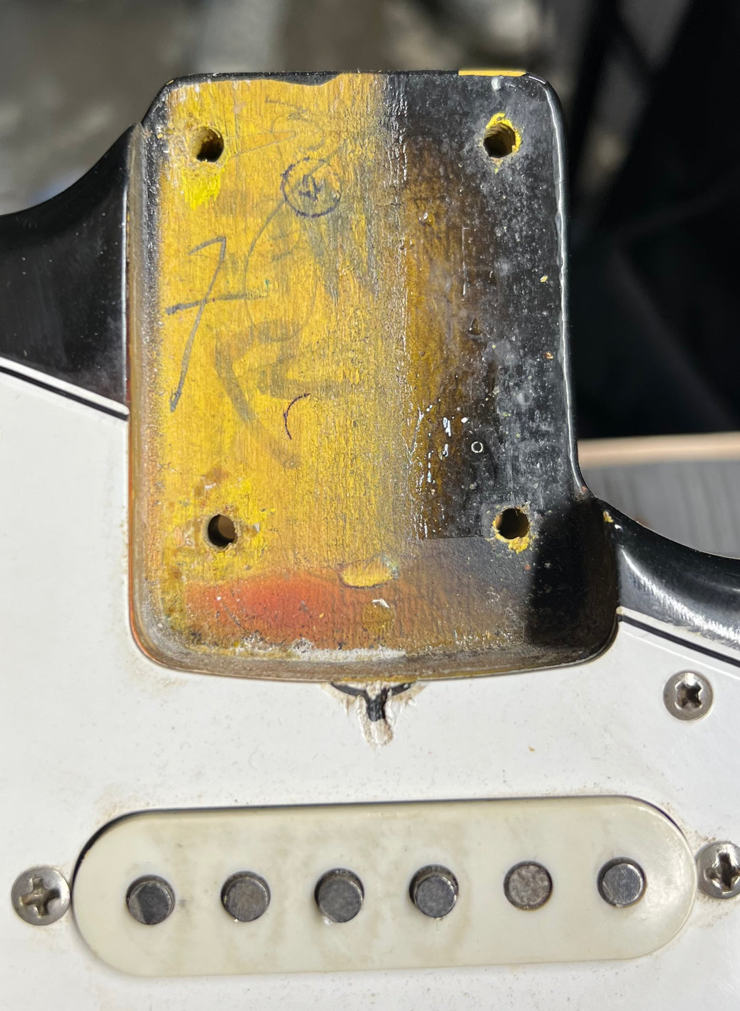 FENDER USA stratcastarZシリアル2000年 Fender Serial Number Guide & Lookup – True Vintage Guitar