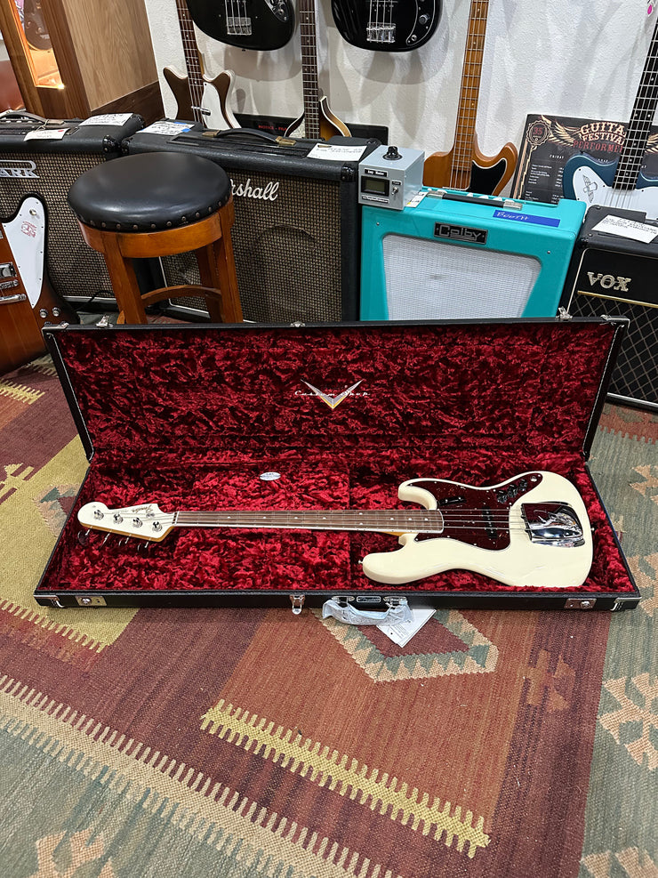 Fender Vintage Reissue Jazz Bass with Matching Headstock