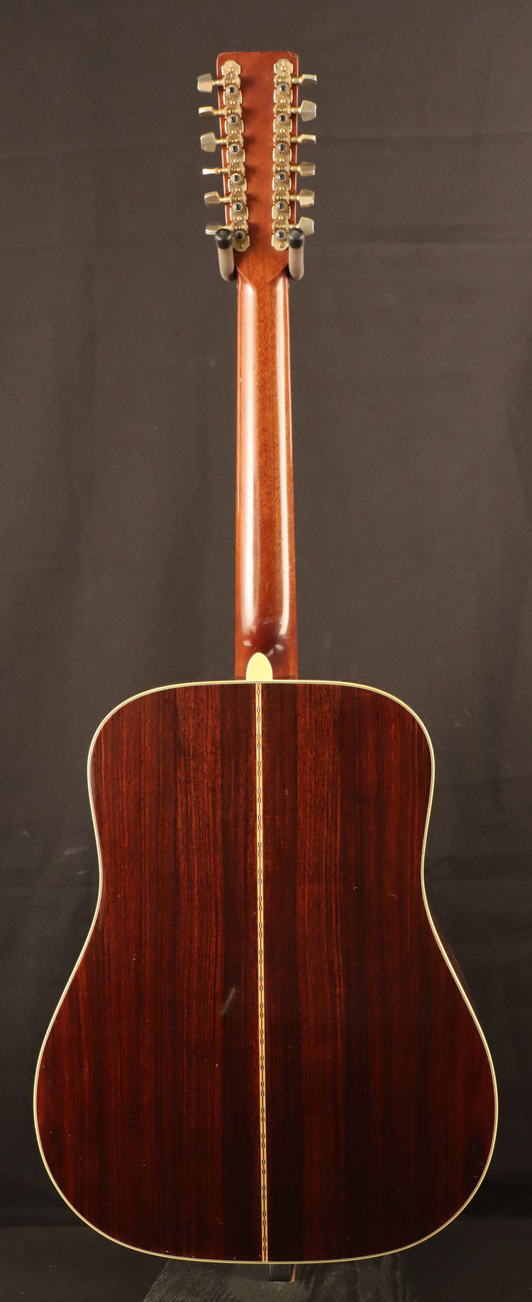 Back_4a07c3cf-f2db-4c1c-827c-