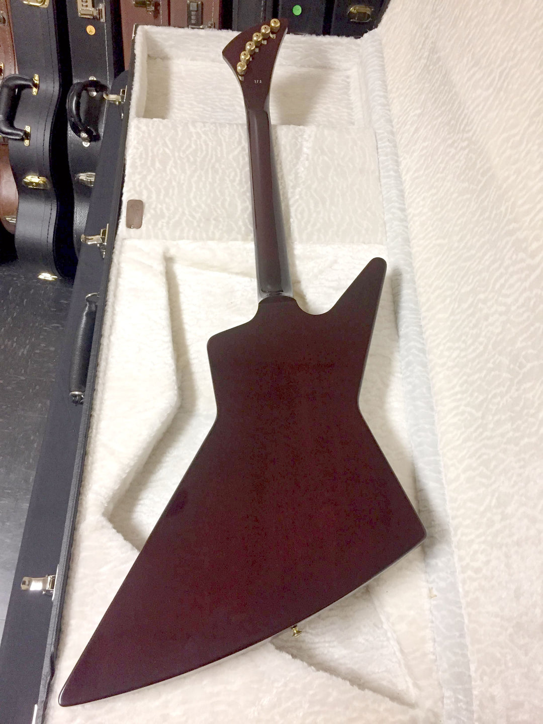 【希少・廃盤品】Gibson Romantic豪華20点フルセット ヴィンテージ SOLD **** Gibson GOTM Reverse Explorer Dark Cherry #173 – Jimmy