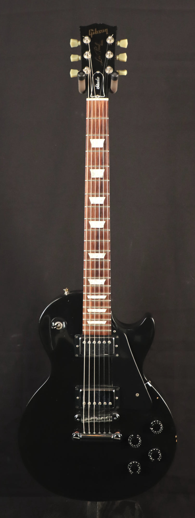 Front_9a47302e-ae58-41bb-9439-