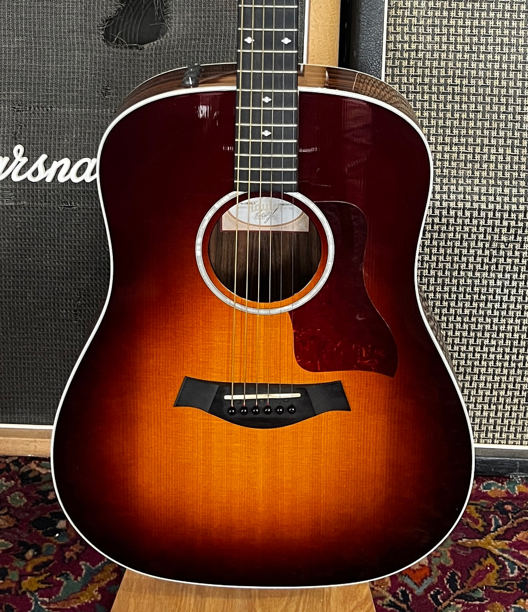 Taylor 210e SB DLX – Jimmy Wallace Guitars