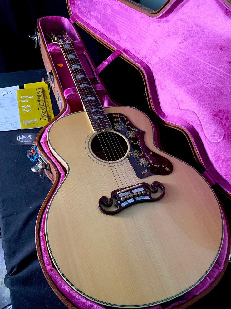 **** SOLD **** 2012 Gibson SJ-200 Natural