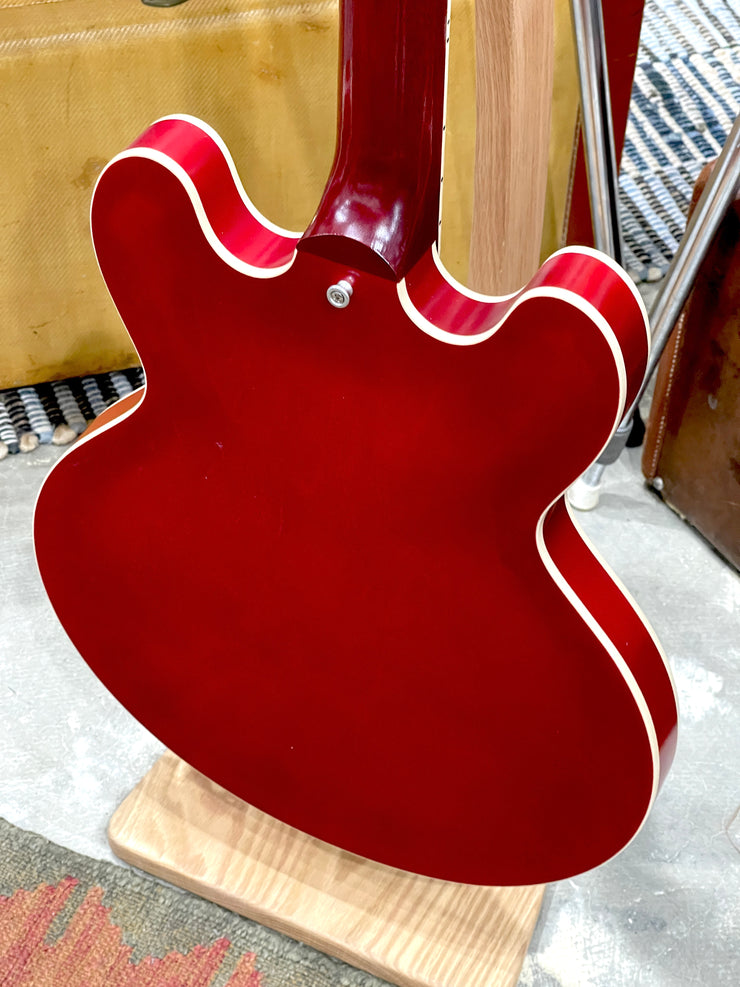 Gibson ES 335 Dot with Satin Cherry Finish