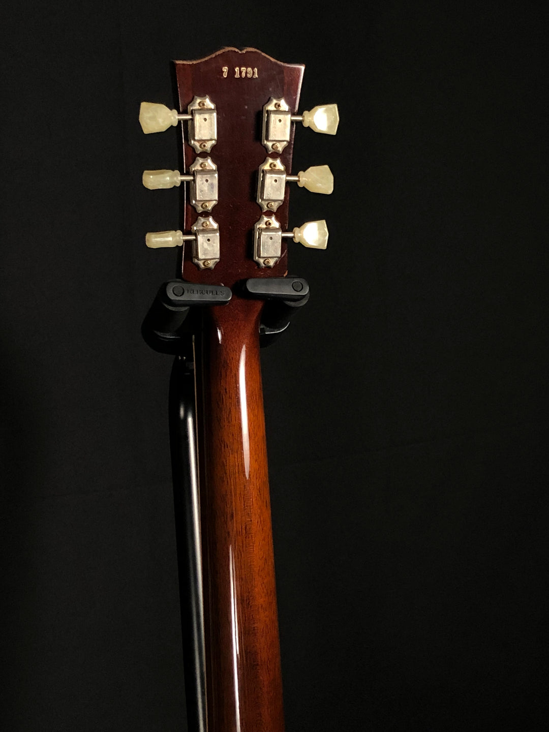 SOLD **** 2011 Gibson R7 Certified 