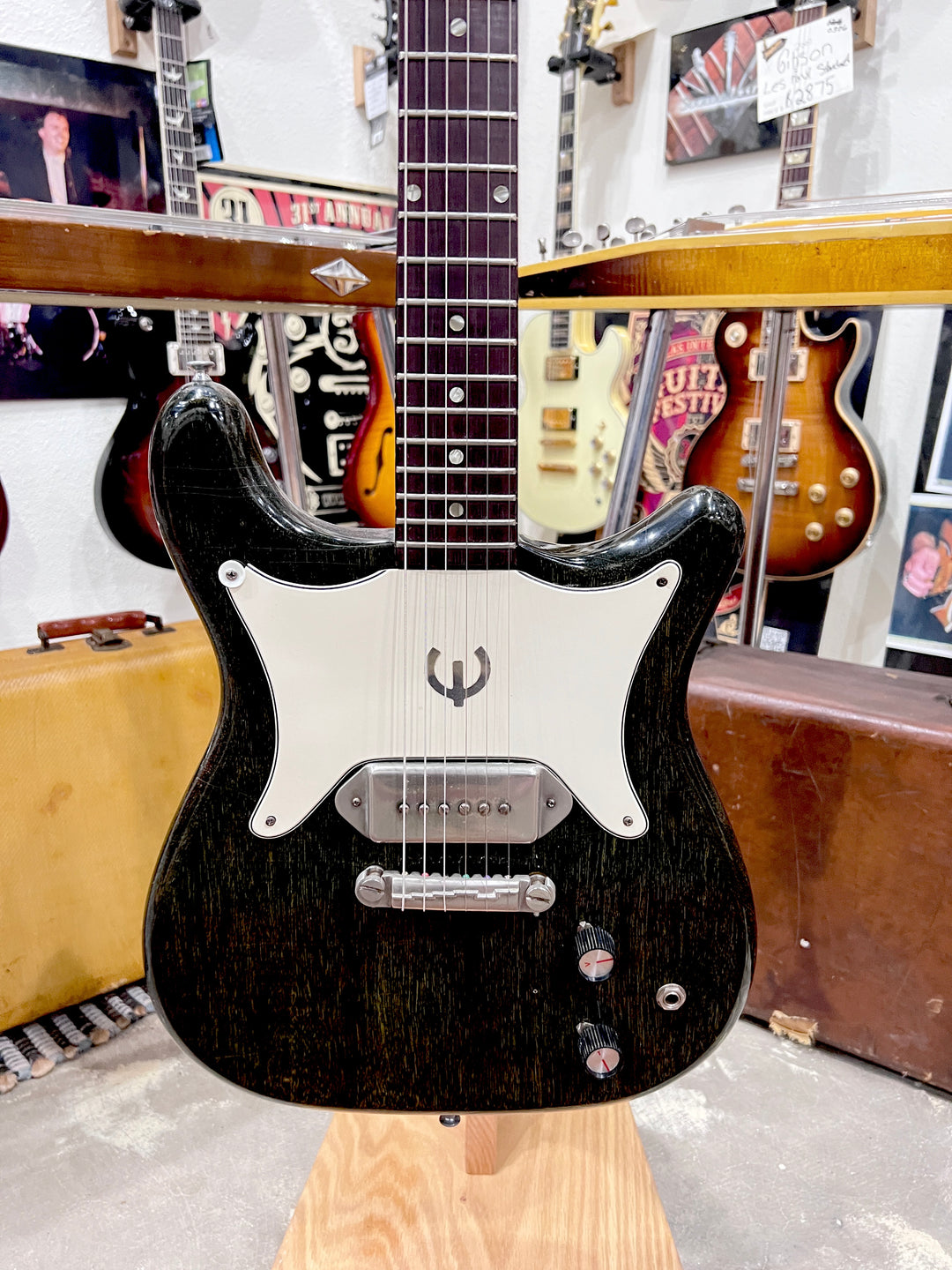 1964 Epiphone Coronet Silver Fox – Jimmy Wallace Guitars