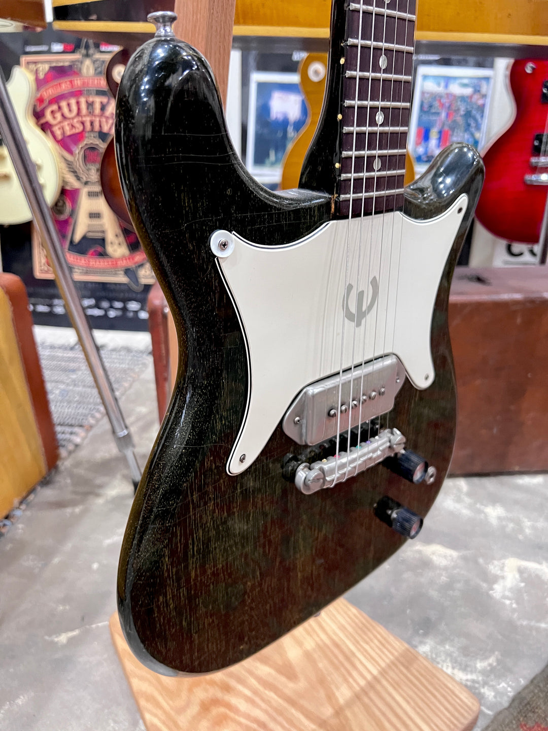 1964 Epiphone Coronet Silver Fox – Jimmy Wallace Guitars