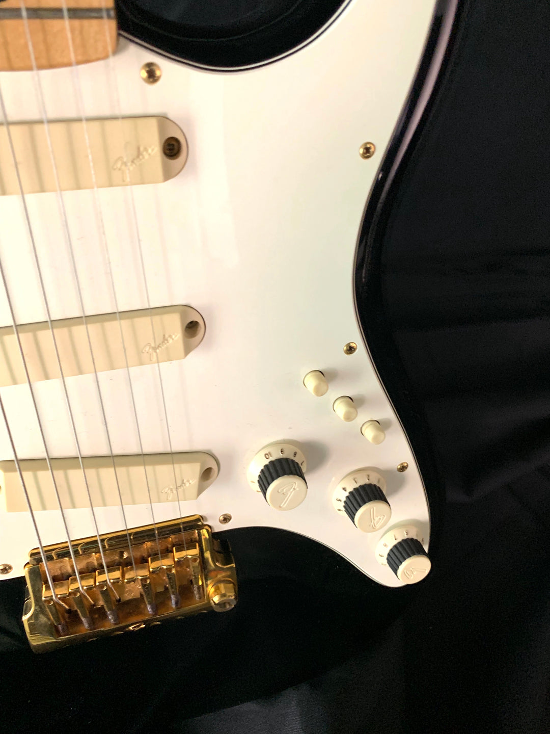 1983 Fender Strat Gold Elite – Jimmy Wallace Guitars