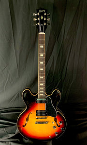 **** SOLD **** Gibson ES 335 Classic Sunburst