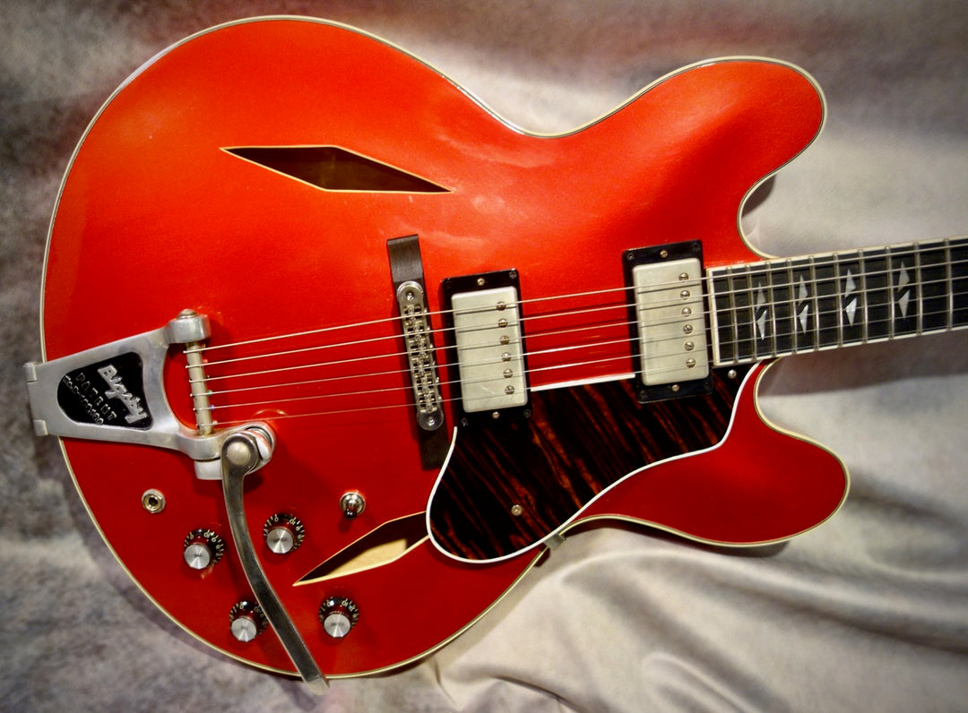 MT – Jimmy Wallace Guitars